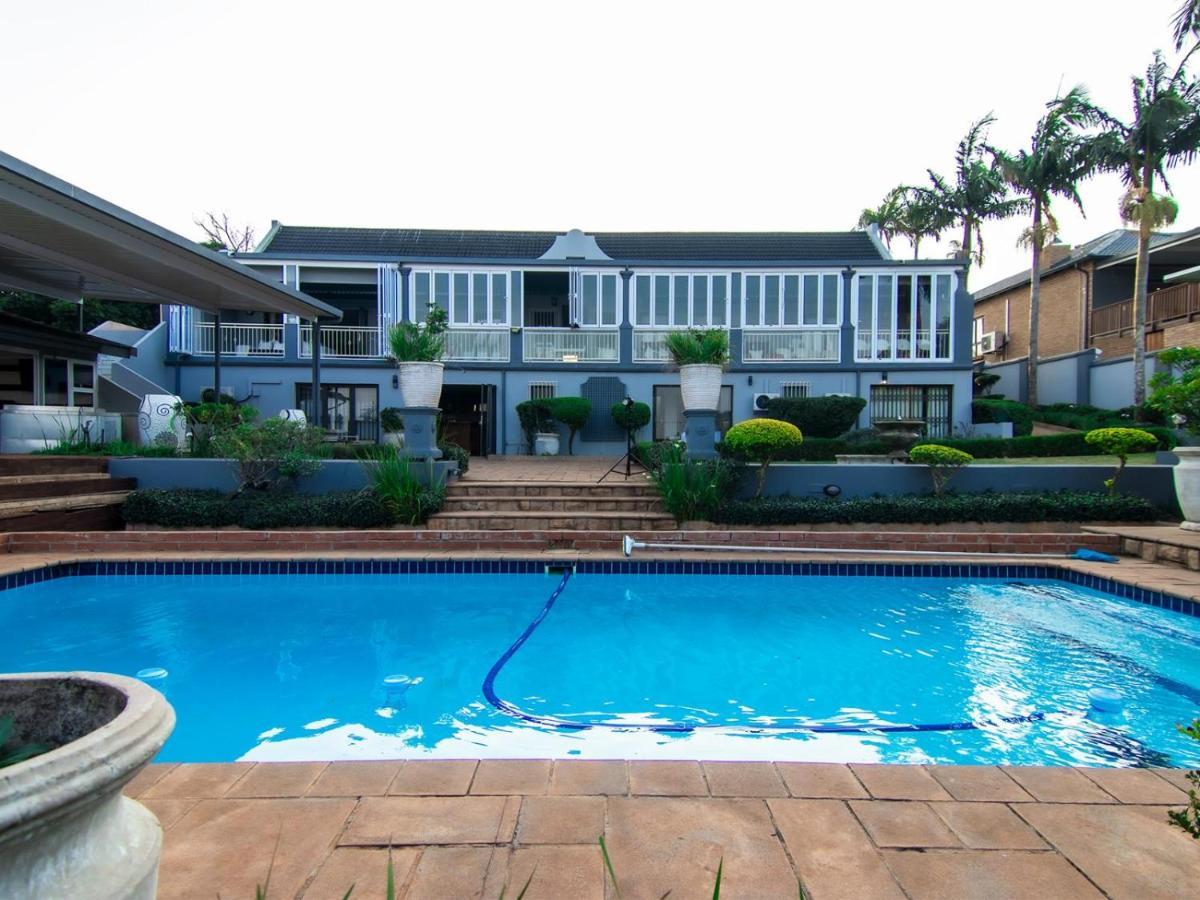 Royal Guesthouse 姆通济尼 外观 照片