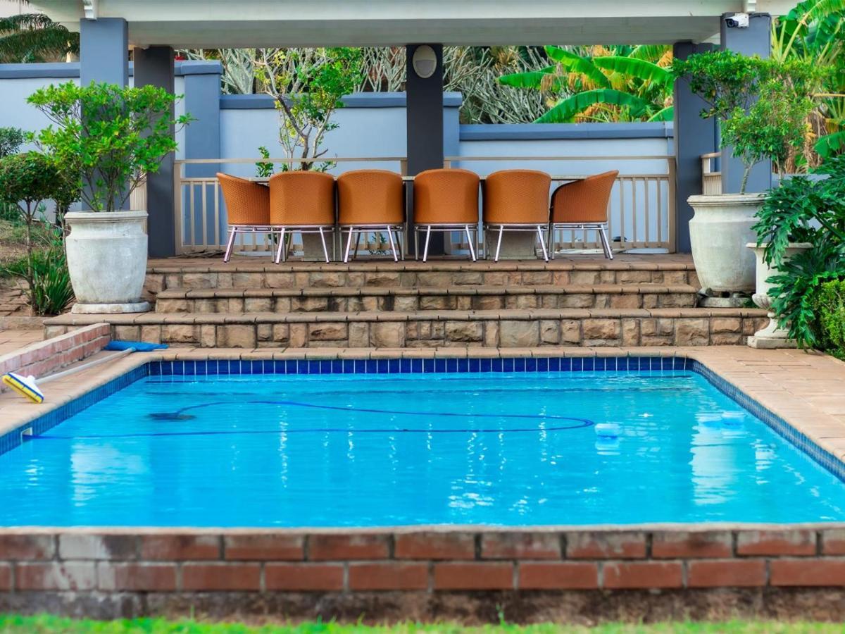 Royal Guesthouse 姆通济尼 外观 照片