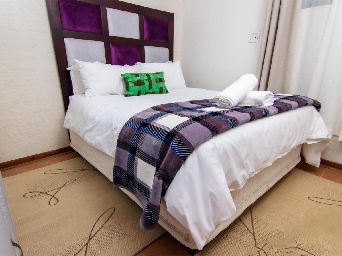 Royal Guesthouse 姆通济尼 客房 照片