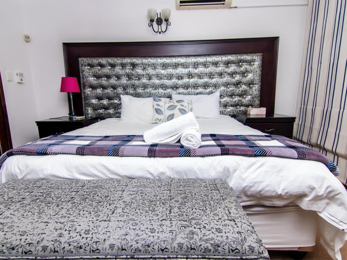 Royal Guesthouse 姆通济尼 客房 照片