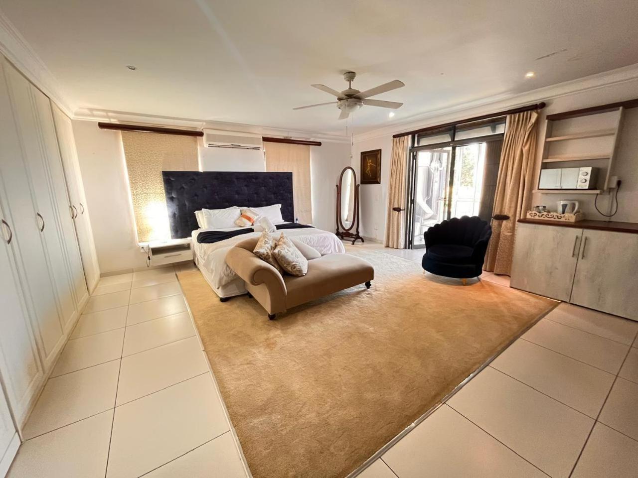 Royal Guesthouse 姆通济尼 客房 照片